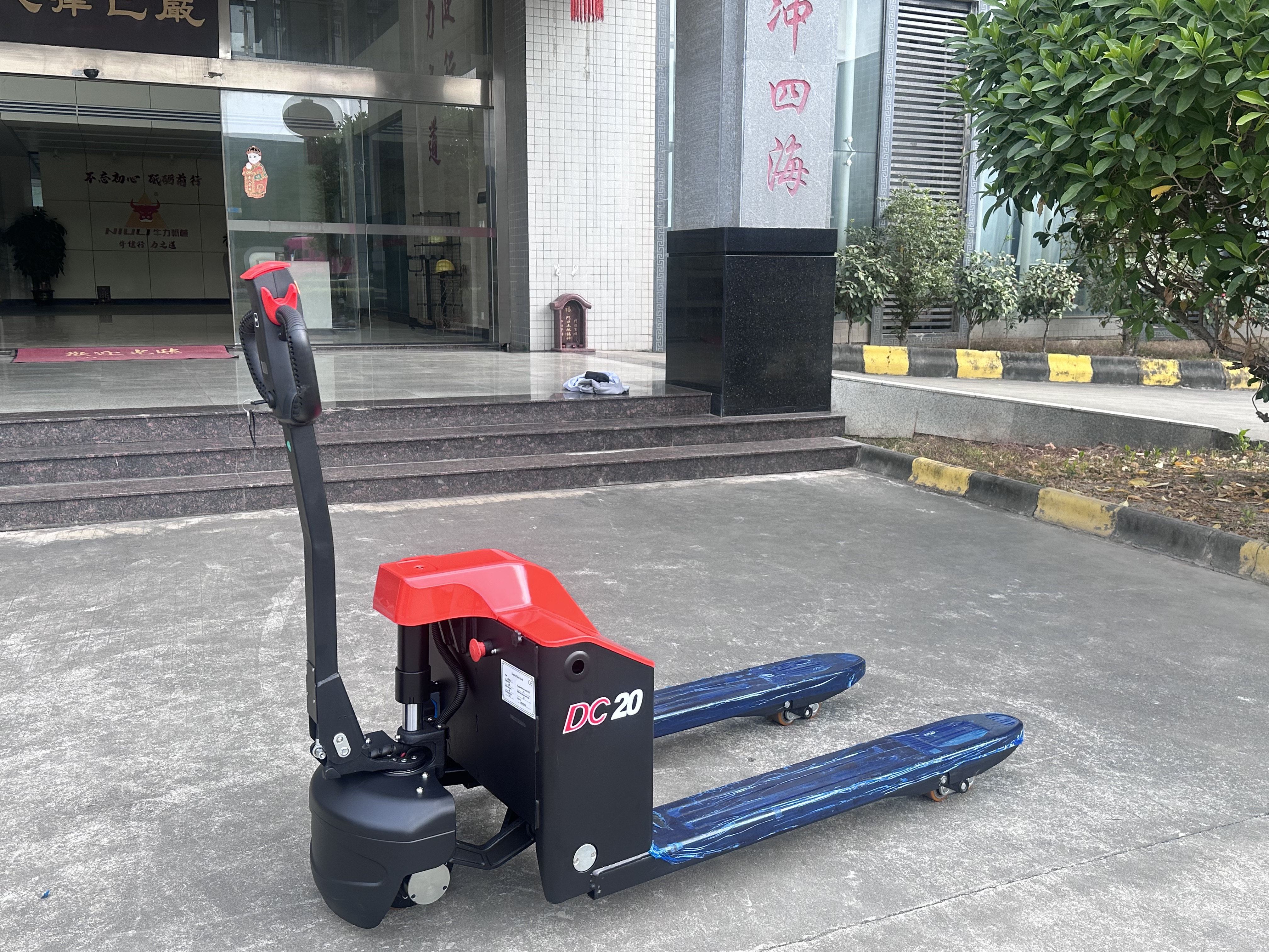 90c7abd5b41f49ed547f3504d28e3e5b