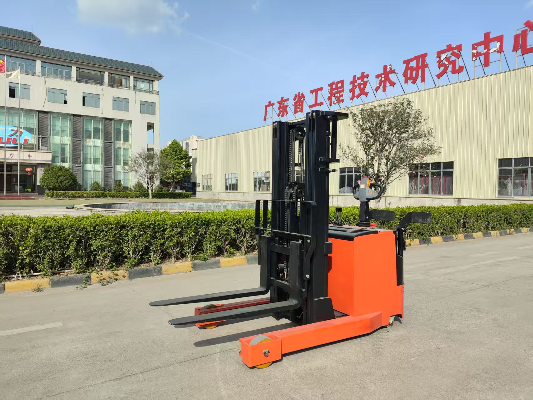 Electrical Pallet Stacker