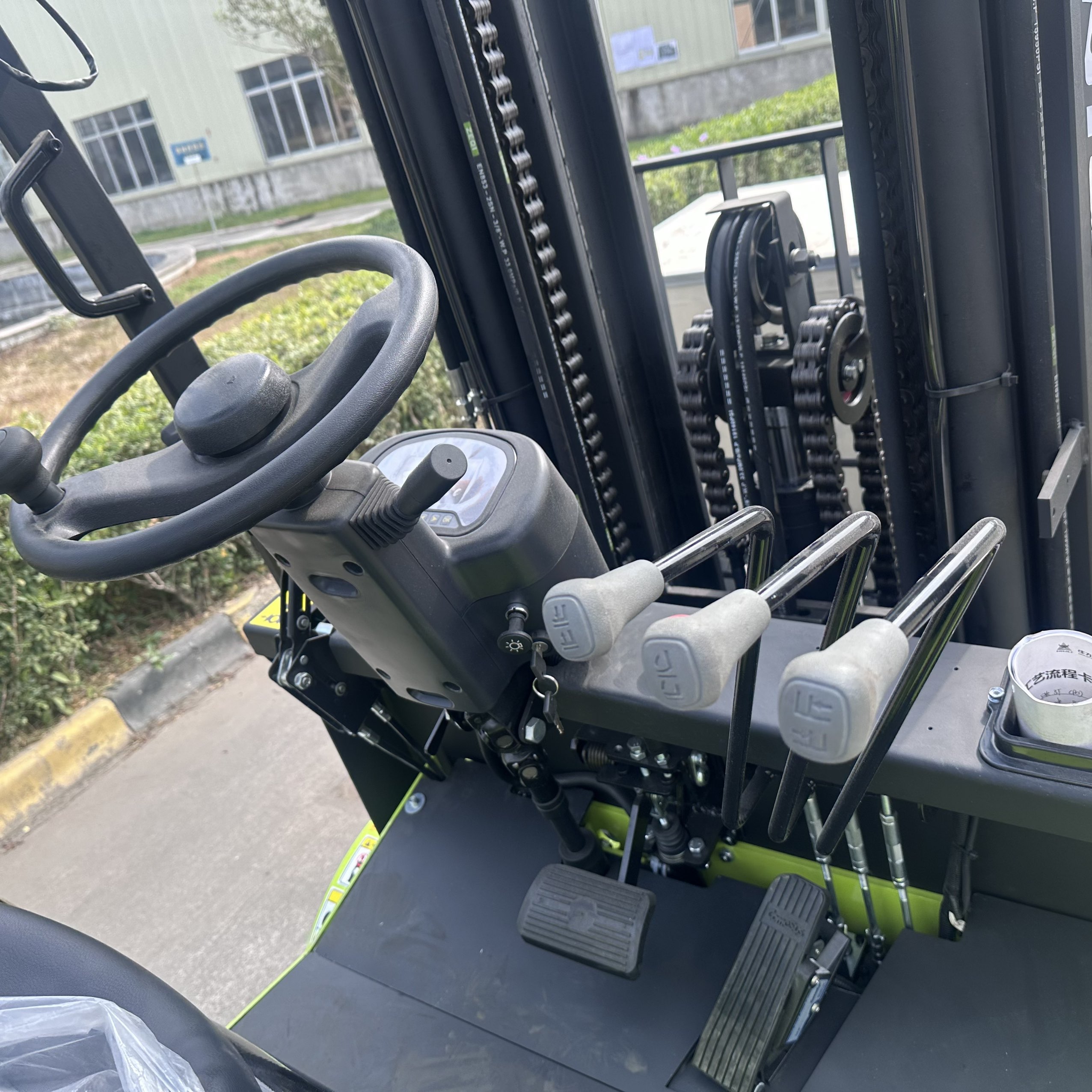 electric forklift