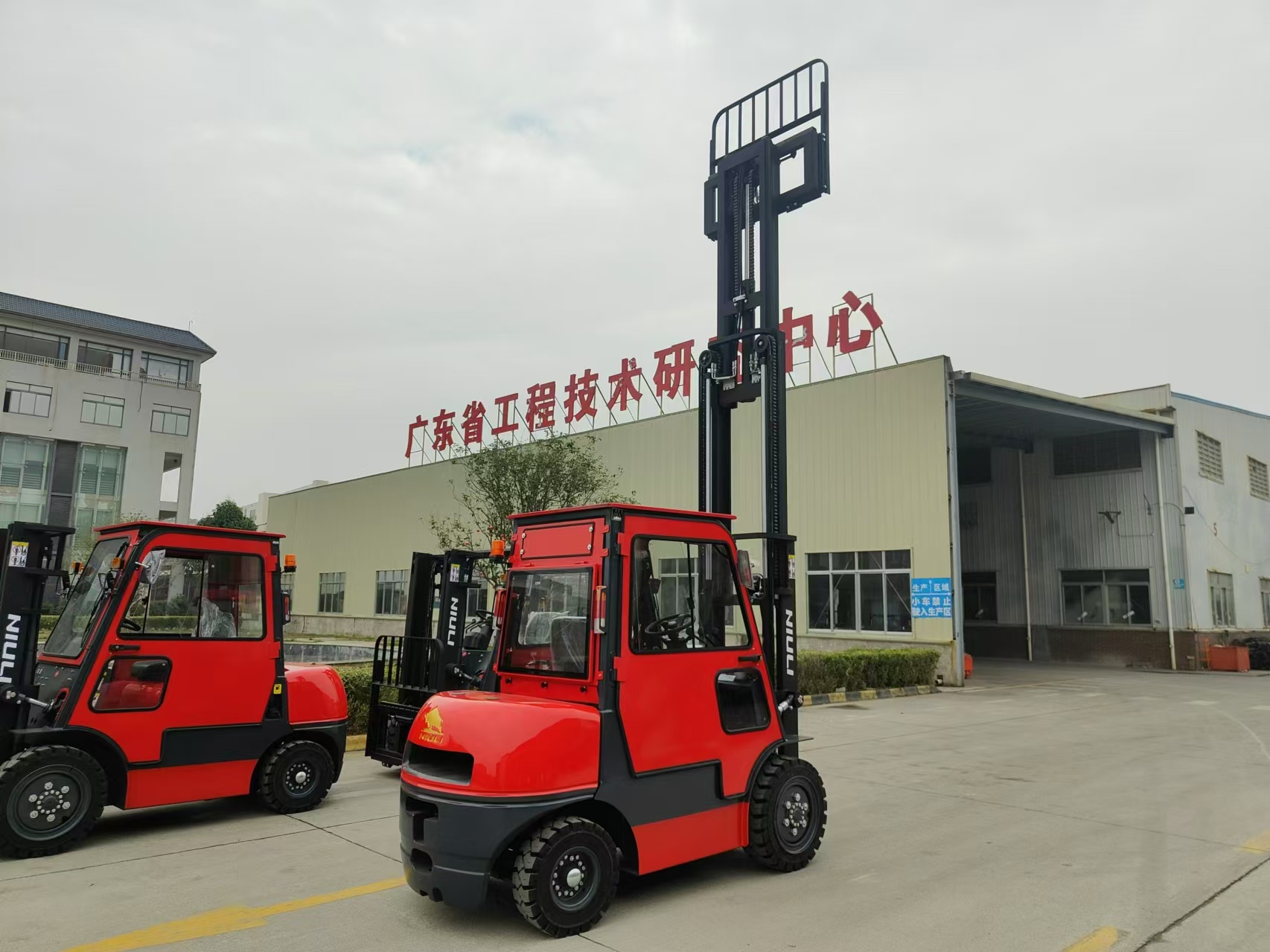 Special Purpose Forklift: Functionality, Customization, and Safety Features
