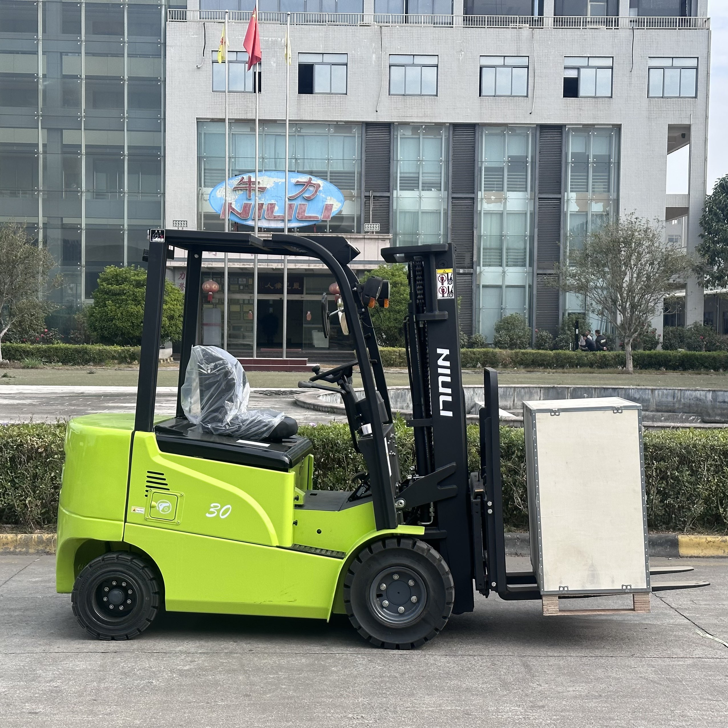 electric forklift