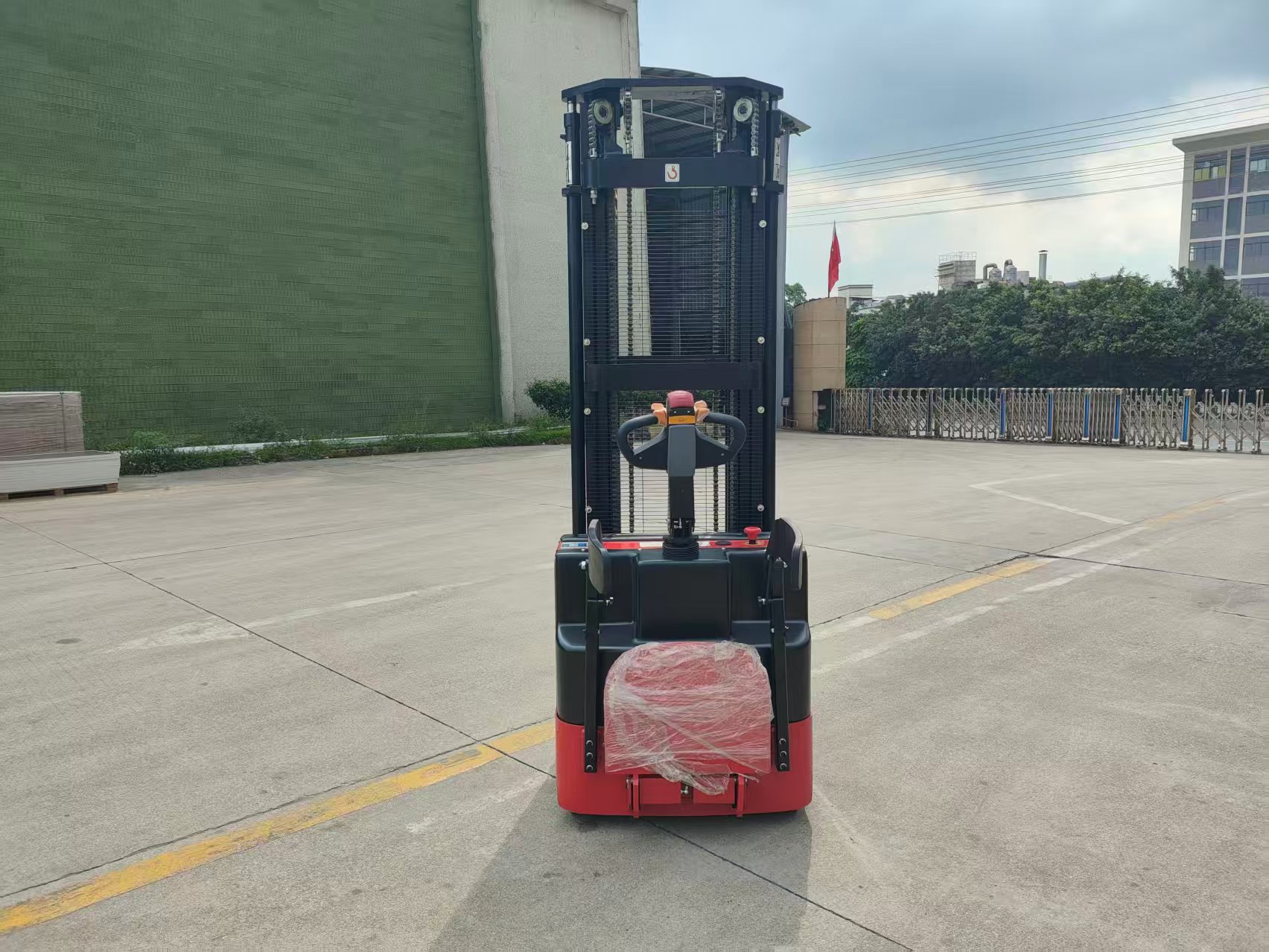 reach truck forklift